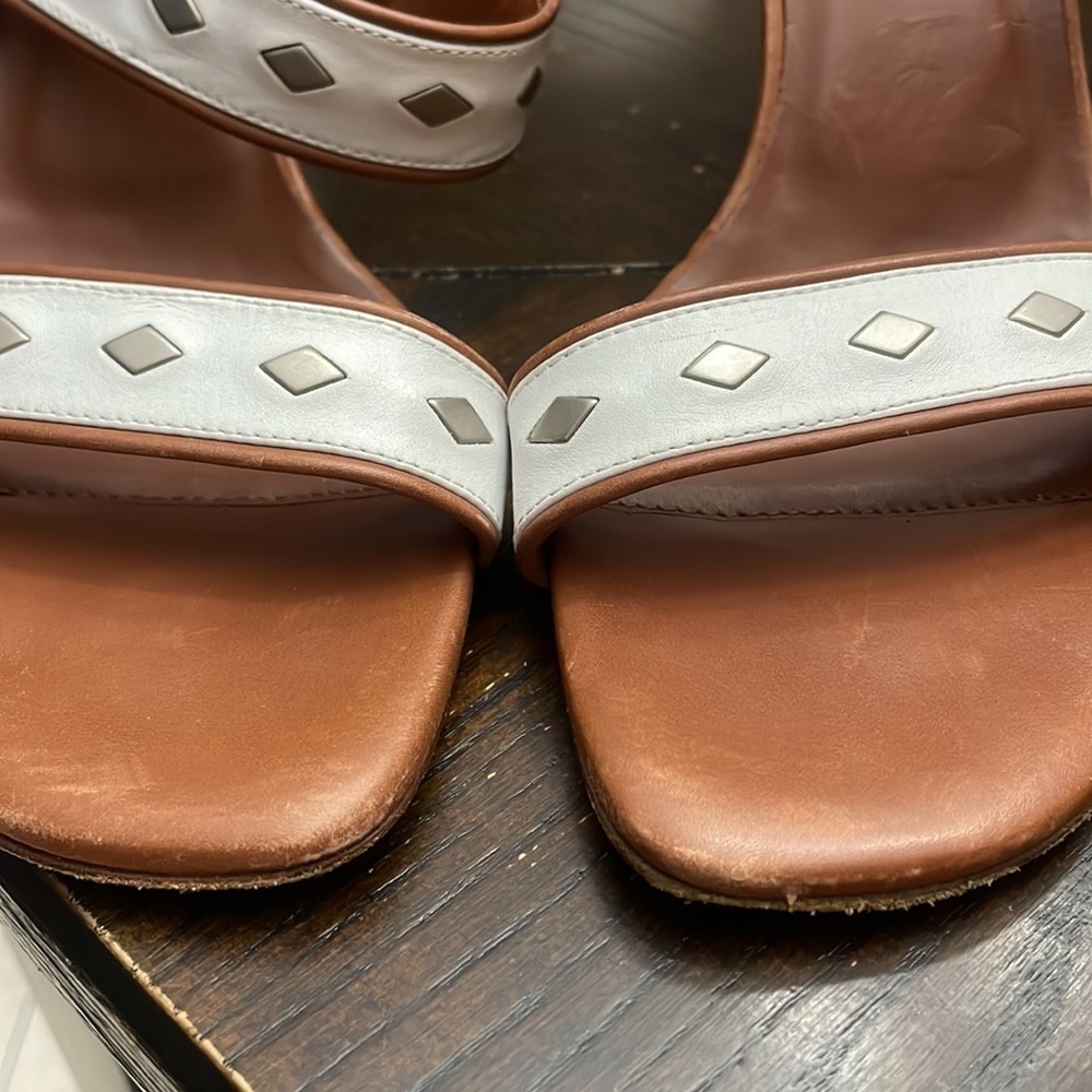 Donald J Pliner COUTURE “Nikki” leather studded slip on heel strap sandals 8 - Picture 11 of 14